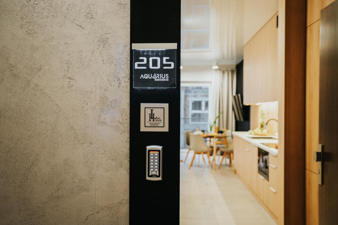 Harbor Apartment *
